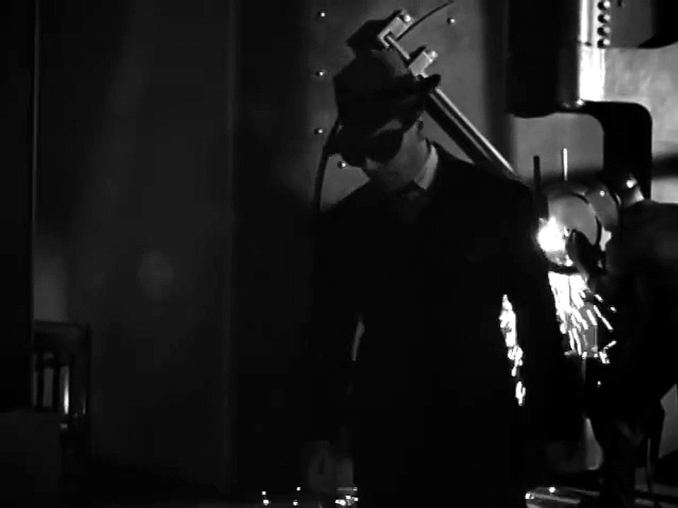 "Dark Alibi" Starring Sidney Toler
