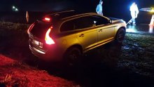 Volvo XC60 sai da pista na BR-163, no Contorno Oeste de Cascavel