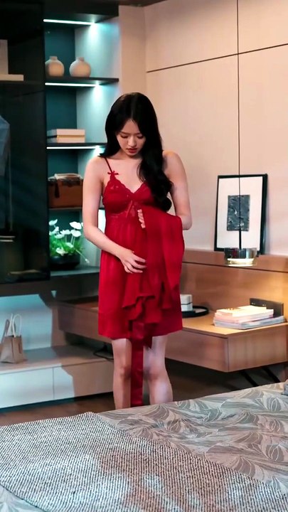 Disabled CEO Wakes After Night With A Poor Girl—He Asks Her To Be His Noble Family’s Wife Next Day!