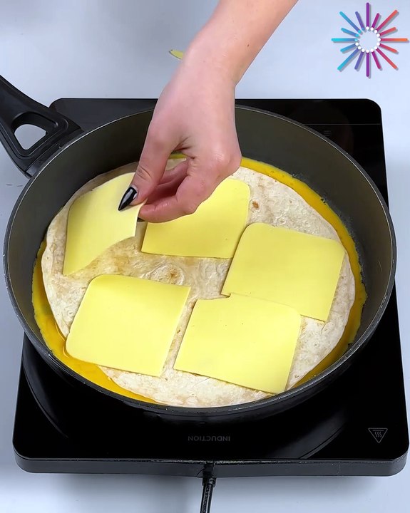 This tortilla trick is too good 🥚