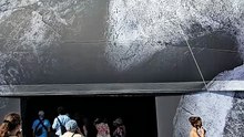 Le Pont Neuf de PARIS transformé en caverne et montagne enneigée caniculaire, JUIN 2026