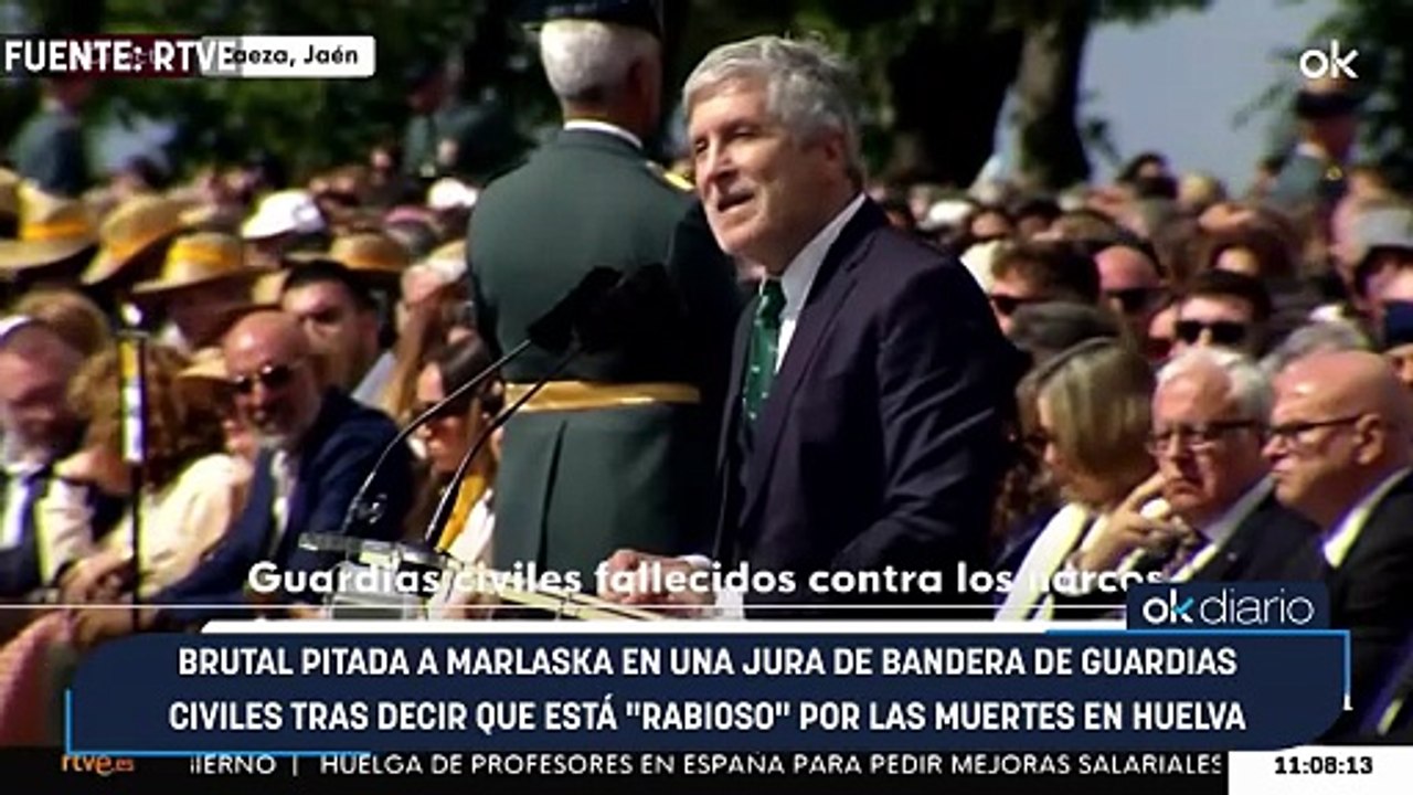 Brutal pitada a Marlaska en una jura de bandera de guardias civiles tras decir que está "rabioso" por las muertes en Huelva
