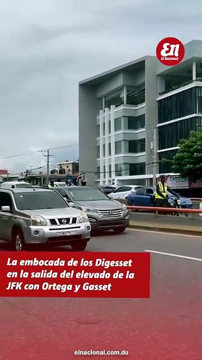 El arriesgado operativo de Digesett en la salida de elevado: ¿Prioridad en multas o seguridad vial?