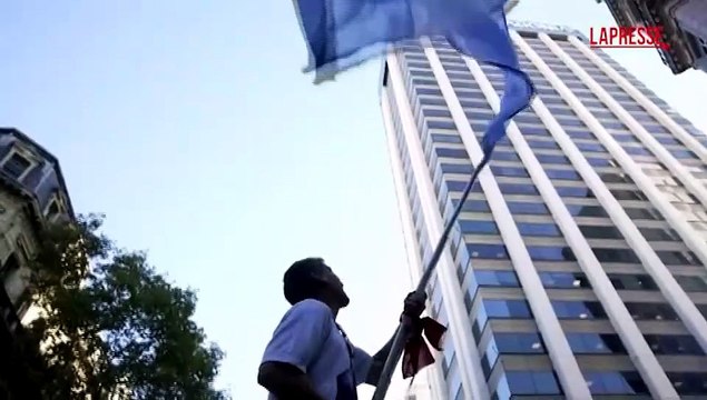 Argentina, decine di migliaia in piazza contro i tagli alle universit? pubbliche