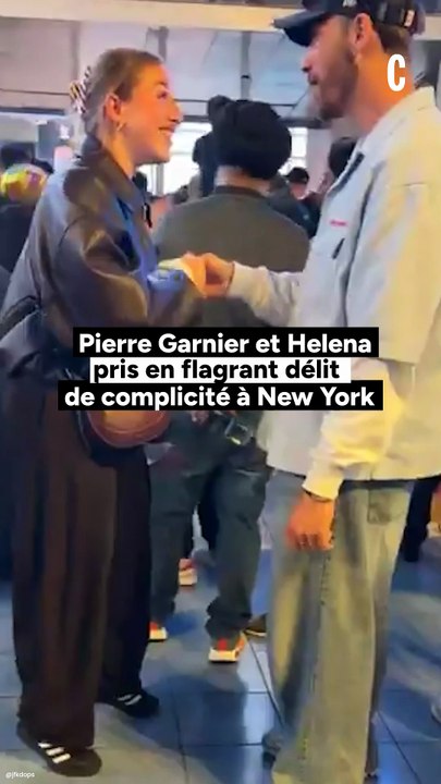 Bataille de pouces, regards et sourires complices... : Pierre Garnier et Helena pris en flagrant délit à New York