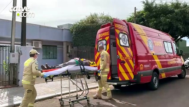Mulher sofre queda de altura ao cortar galhos em Cascavel