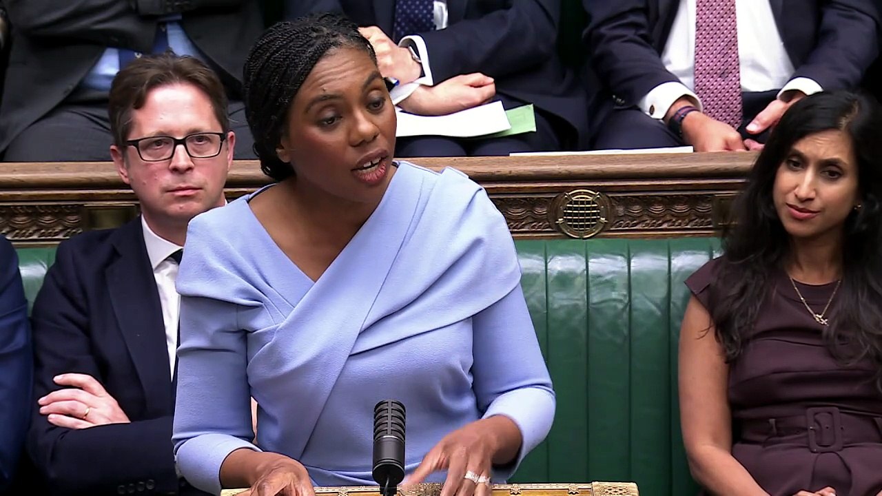 Badenoch tells Streeting: 'Do your job'