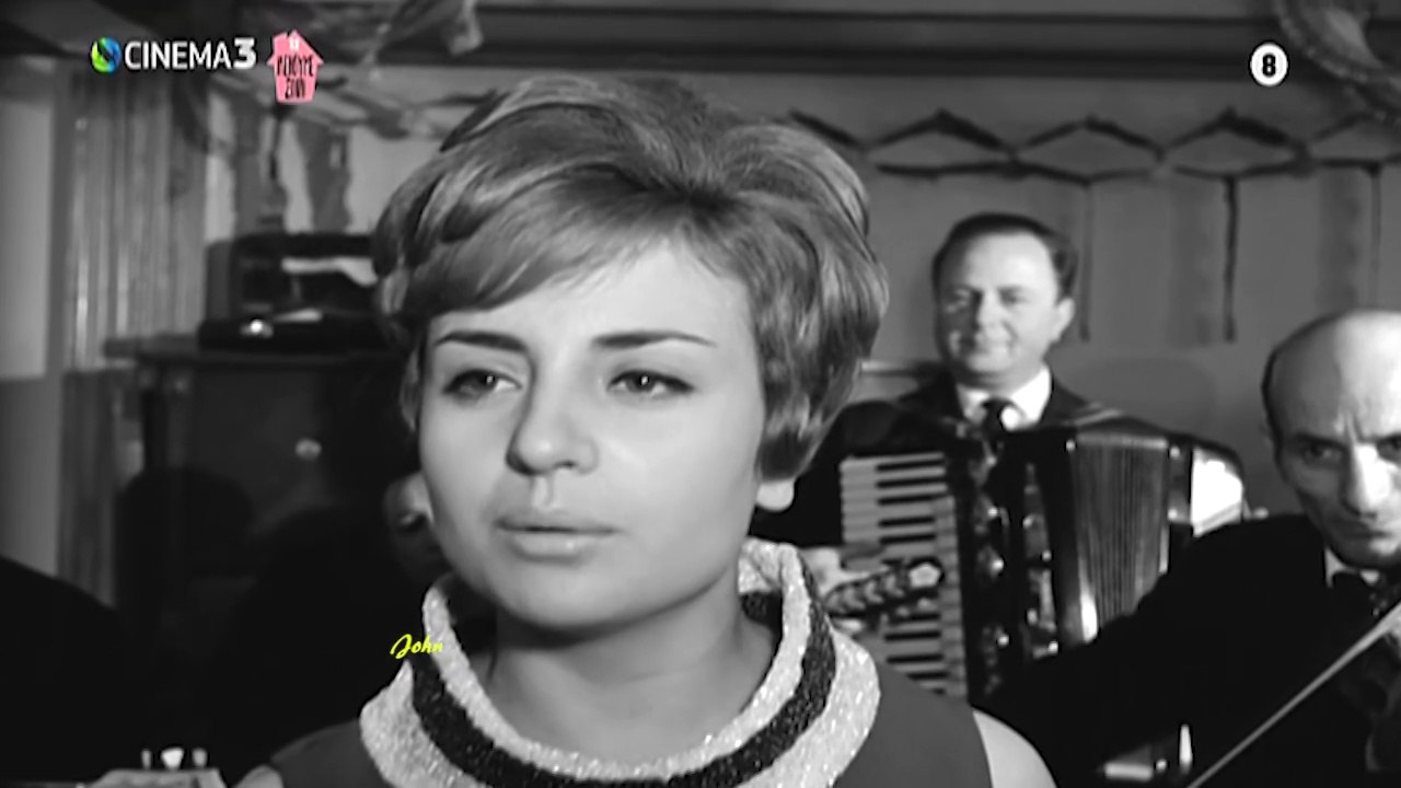 Έμεινα μόνη - Βίκυ Μοσχολιού (Cine Video)Ver.1