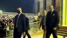سيارة فخمة وحراسة خاصة.. لحظة وصول المحامي أشرف نبيل إلى عزاء عبد الرحمن أبو زهرة