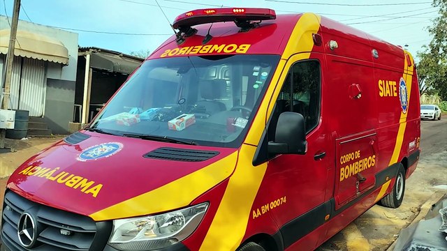 Idosa é socorrida pelo Siate após cair de triciclo no Bairro São Cristóvão