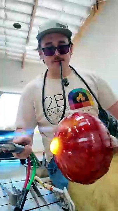 Watch Us Sculpt a Blazing Orange Pumpkin From Molten Glass! 🔥 #satisfying #glassblowing  #glassart - 2BGlass (1080p, h264)