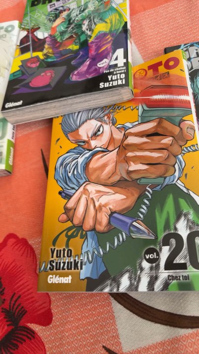 Les couvertures de tome du manga  Sakamoto Days sont magnifiques ! De belles illustrations!