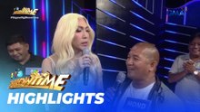 It's Showtime: NAKALABAS NA! VICE GANDA, PINAKANTA NG HYMN SI PLAYER MOND! (Laro, Laro, Pick)