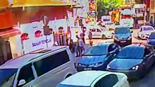 İstanbul'da parkta dehşet! Bankta oturan genci ''yan baktın'' diyerek karnından bıçakladı