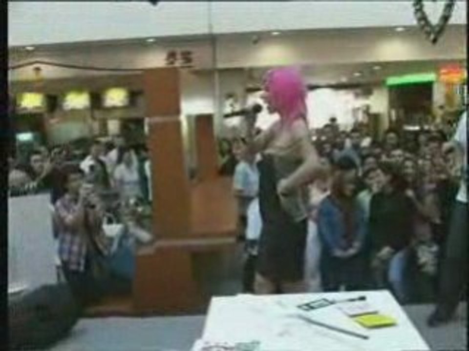 Hande Yener -  Hipnoz İmza Günü Ankara