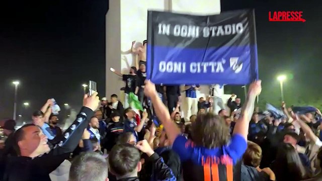 Coppa Italia, la festa degli interisti fuori dallo Stadio Olimpico