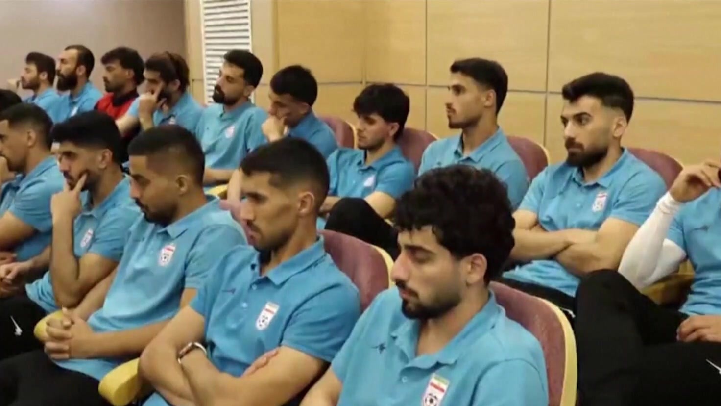 الجماهير الإيرانية تودّع منتخب بلادها قبل المغادرة للمشاركة في كأس العالم