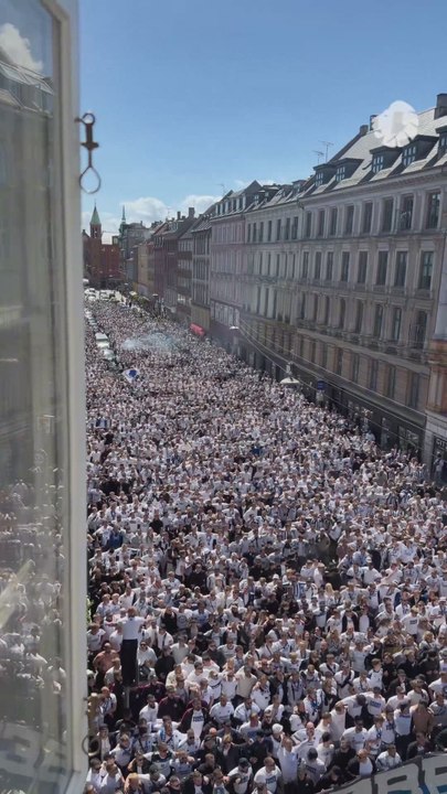 ¡Qué locura! Impresionantes imágenes de los fans del Copenhague en la previa de la gran final de la Copa de Dinamarca