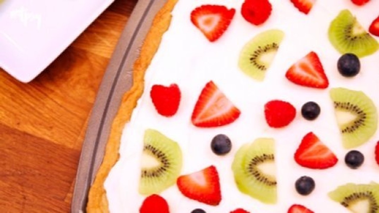 Unusually Colorful Fruit Pizza: How to Make It at Home