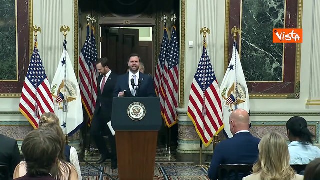 Trump a Pechino, JD Vance: Senza il Presidente mi sento come in Mamma ho perso l'aereo