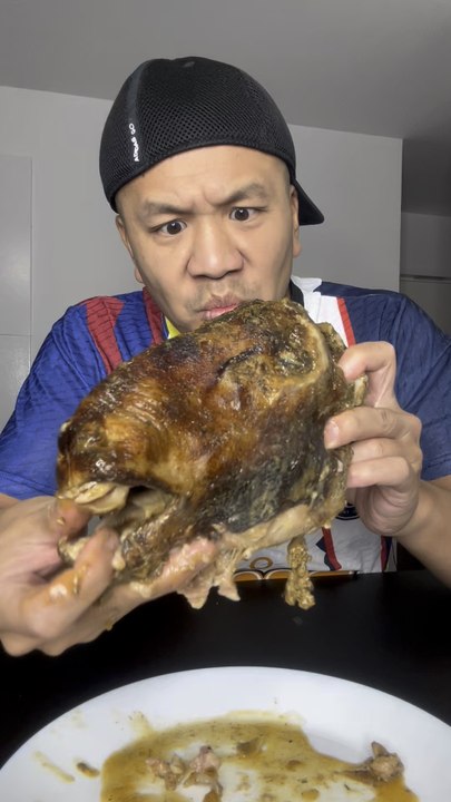 Vous auriez osé manger ?! 😅 Tête !? Œil ?! Langue ?! Cerveau ?! 😅