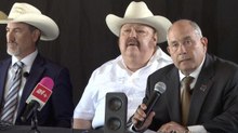 Ramón Ayala y su hijo son demandados por presunto abuso sexual