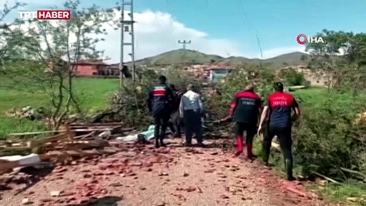 Çorum'da hortum: Evler hasar gördü, 5 kişi yaralandı