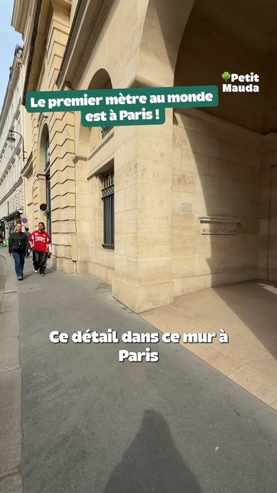 📏 Tu utilises un mètre tous les jours… mais as-tu déjà vu l'original, caché en plein milieu de la rue ? 👀🎁 Nos bons plans à retrouver en bio ! ❤️‍🔥👉🏻 Et abonne-toi a Petit Mauda pour plus d’inspiration ! 🌳©️ Crédit : @petitmauda