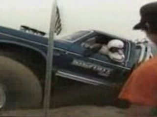 4x4 Monster Trucks - hill climb