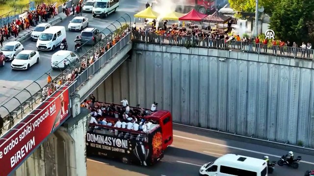 Galatasaraylı futbolcular, şampiyonluk kutlamaları için RAMS Park'a ulaştı | Ajansspor | AA