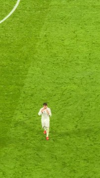 Courtois, Asencio, Gonzalo y Joan Martínez se quedaron los últimos saludando a la afición