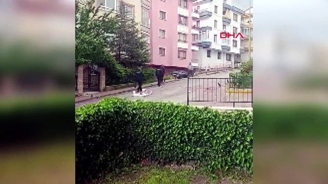 Ankara’da fırtına etkili oldu! Sokaklar savaş alanına döndü