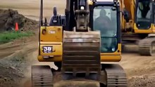 Balapan beko beku excavator