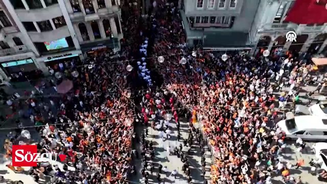 Galatasaraylı futbolcular, şampiyonluk kutlamaları için RAMS Park'a hareket etti