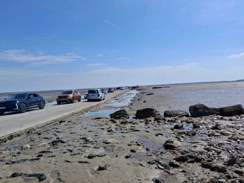 Un homme coincé sur le passage du Gois
