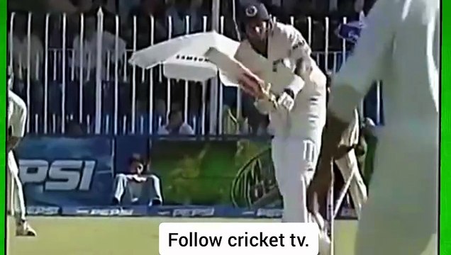 Shoaib Akhtar 3 clean out bowled VVS Laxman.