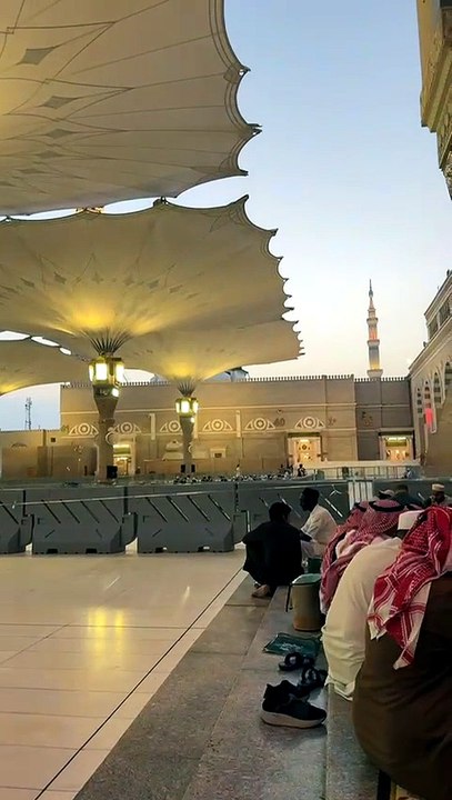 Soft Heart Touching Azaan at Masjid e Nabwi ❤️...
