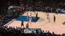 Timberwolves - Shannon Jr feinte Wemby et claque un dunk