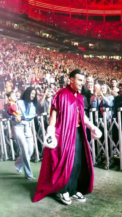 Festa Galatasaray, Bardakci sulla passerella come Rocky Balboa