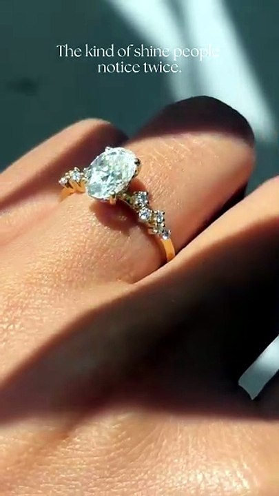 Soft sparkle. Statement presence.