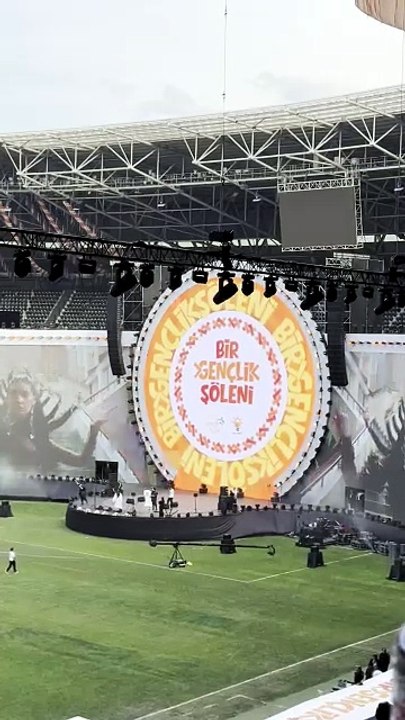 Gençlik Şöleni konserleri Ay Yola ile devam etti