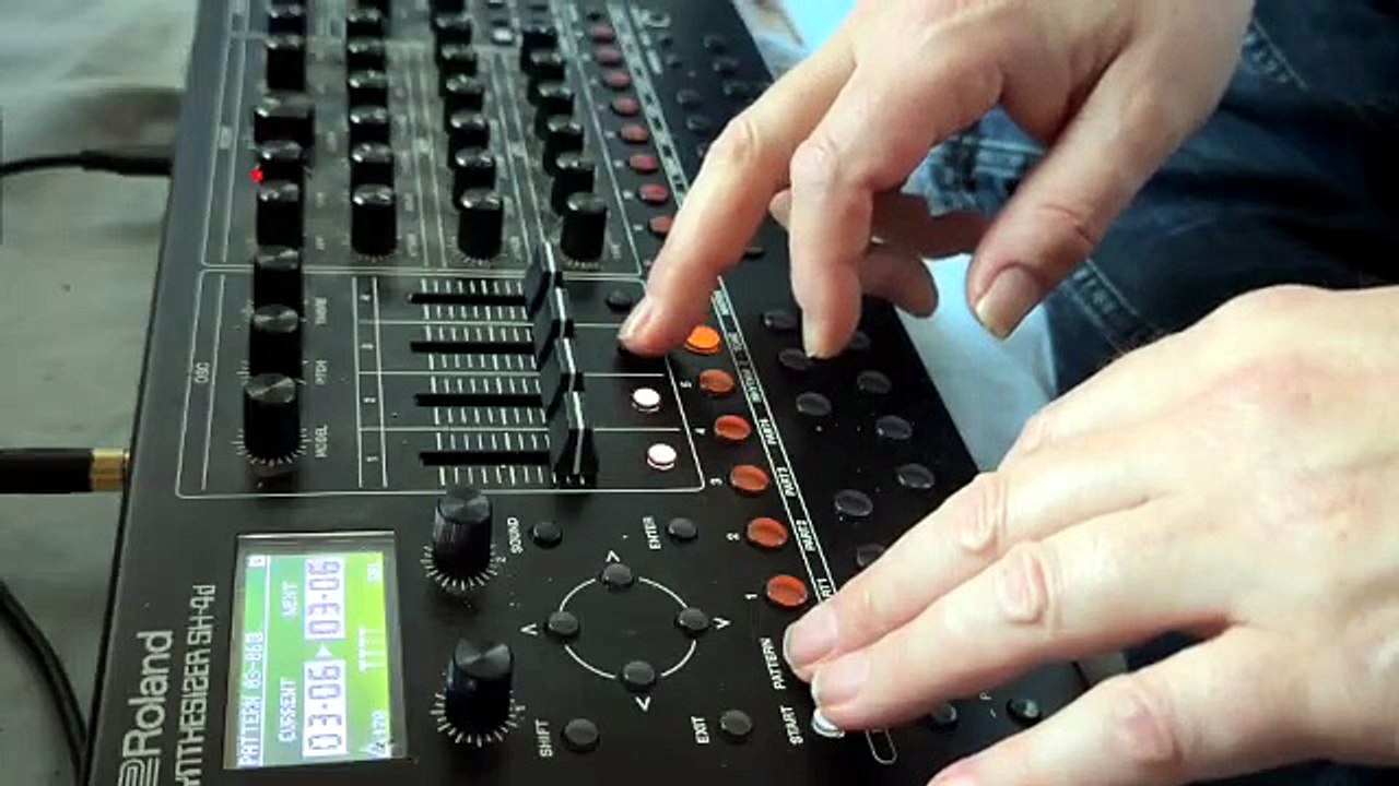 Roland SH4D Breaks & Beats