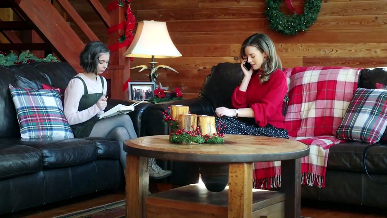 When Natalie learns her cousin Francesca must cancel the Christmas Eve opening of her new Italian restaurant, Natalie's heart goes out to all of the guests HD ( Comedy ) [Full Movie]