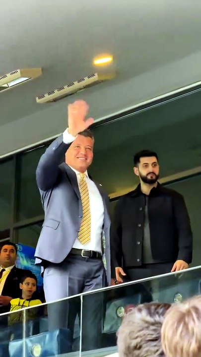 Sadettin saran, taraftara veda etti!