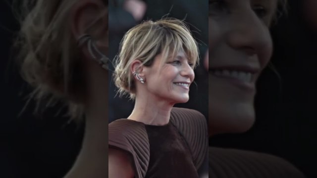 Marina Foïs sur le tapis rouge du Festival de Cannes pour la montée des marches du film El Ser