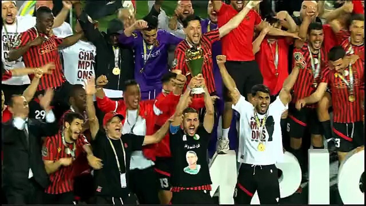 Zamalek - USMA, Trophée لحظه تتويج اتحاد العاصمة بكأس الكونفدراليه
