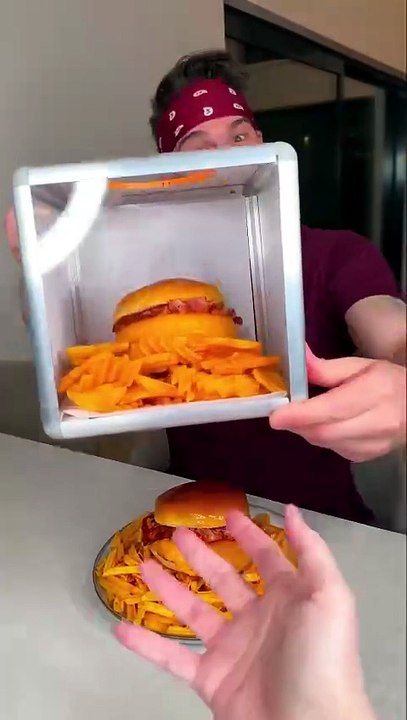 Why bro doesn't want to give me ONE BURGER easily🙄😭❤️🍔 CHEFKOUDY