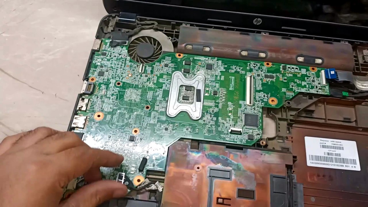 HP 2000-2301TU HP 650 COMPAQ CQ68 NEWTON - CR&HR not turning on issue #computerhardware #repair