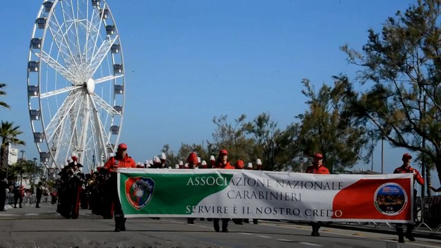 Rimini, grande parata finale con il ministro Crosetto dell'Associazione nazionale dei carabinieri