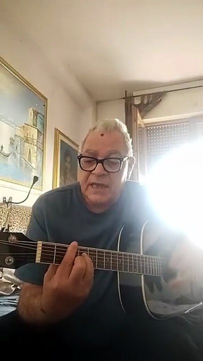 Paesi#Xandrot Cantautore canzone melodica.